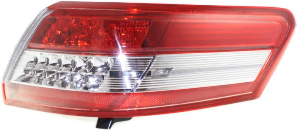 Toyota Camry Tail Light Assembly Pair V2335