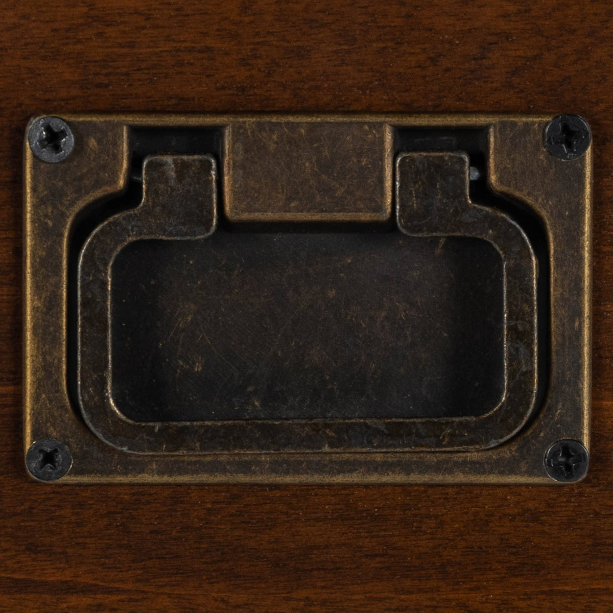 Shaker Wood Chairside Table U4465