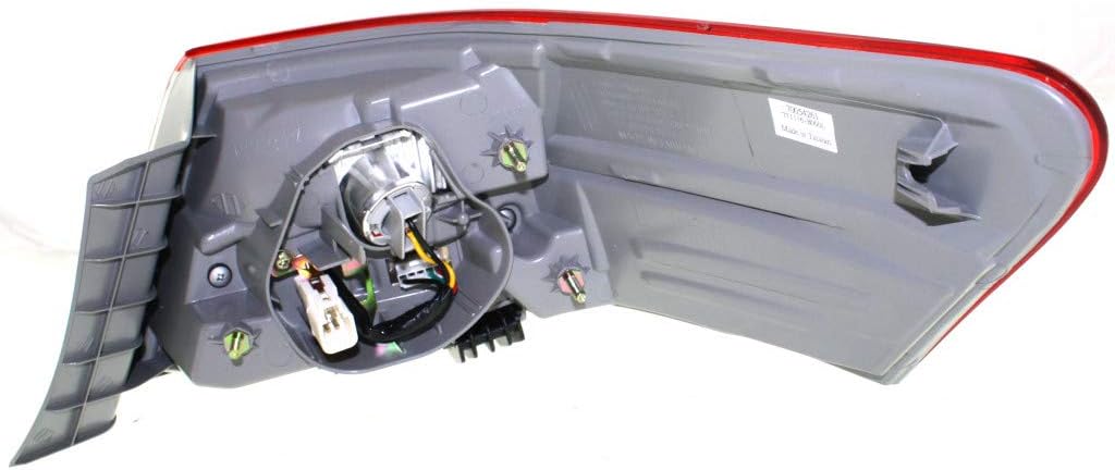 Toyota Camry Tail Light Assembly Pair V2335