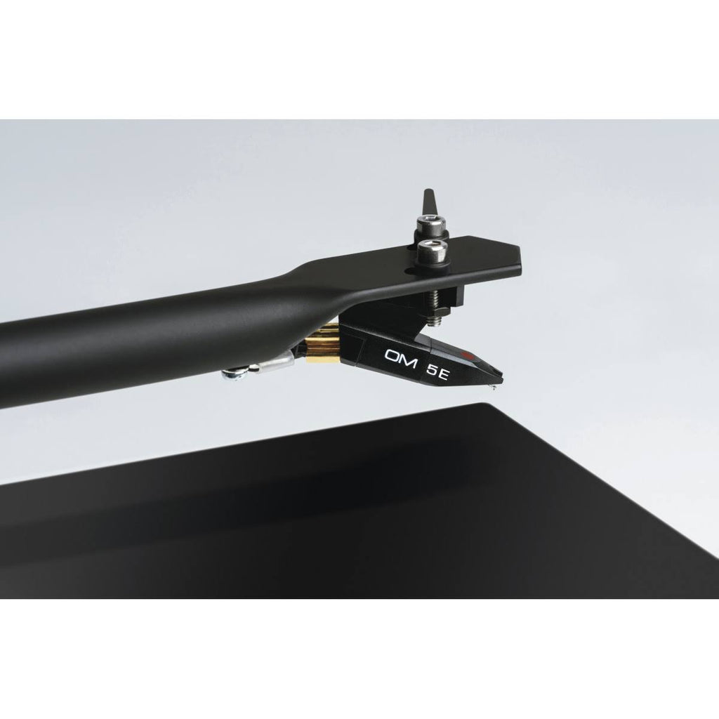 Piano Black Turntable with Built-in Preamp and Bluetooth Transmitter V863998